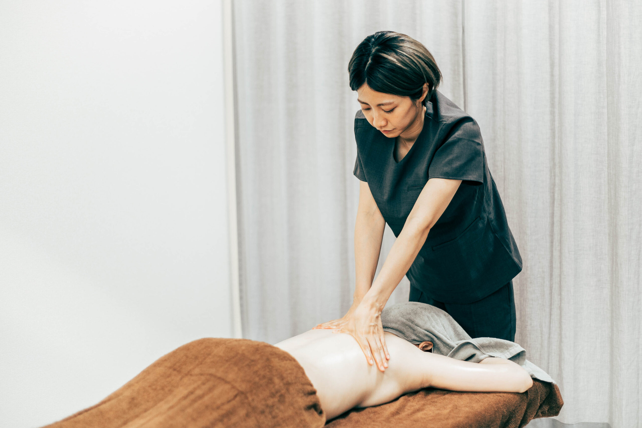 施術をしている様子